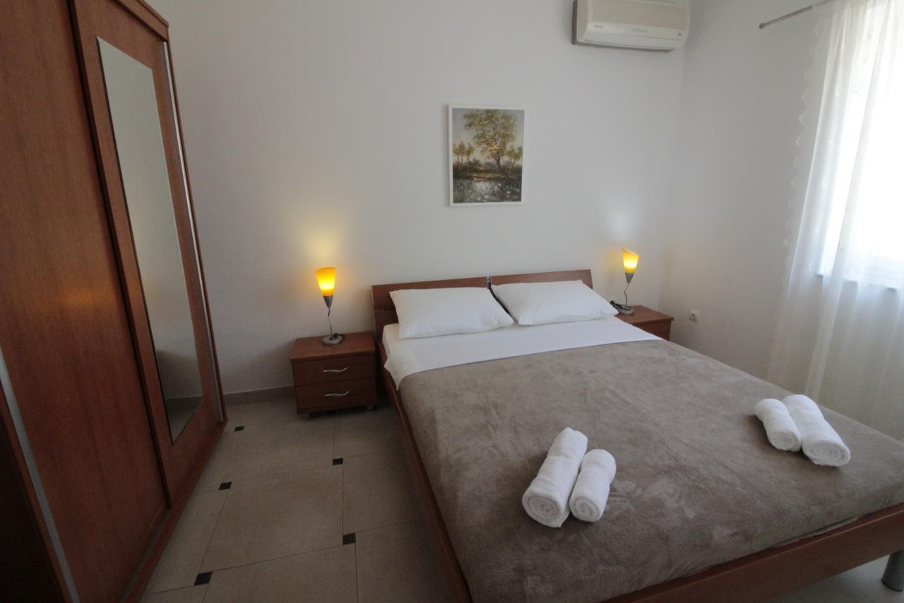 Studios & Rooms Fiesta โนวาลยา ภายนอก รูปภาพ